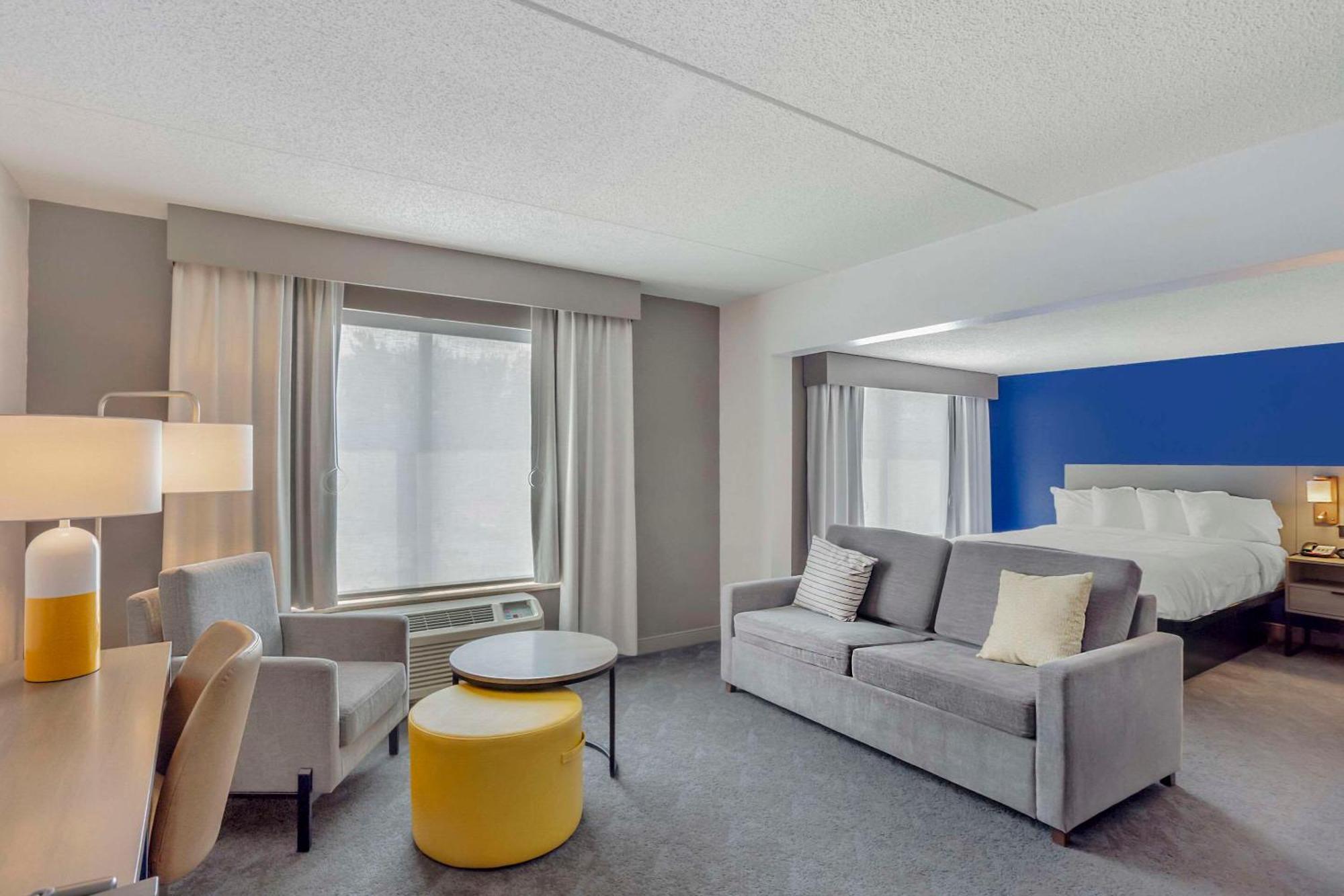 Comfort Inn & Suites Voorhees-Mt Laurel Экстерьер фото